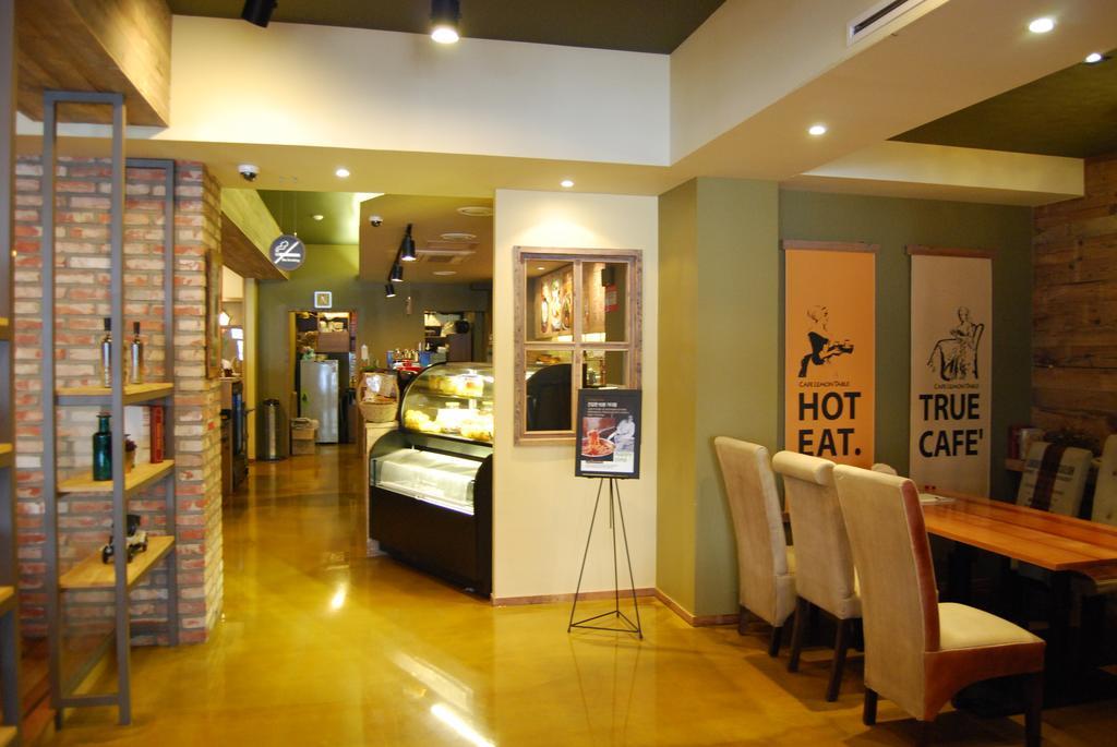 Arirang Tourist Hotel Чханвон Екстер'єр фото