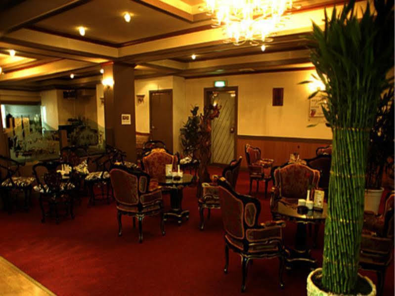 Arirang Tourist Hotel Чханвон Екстер'єр фото