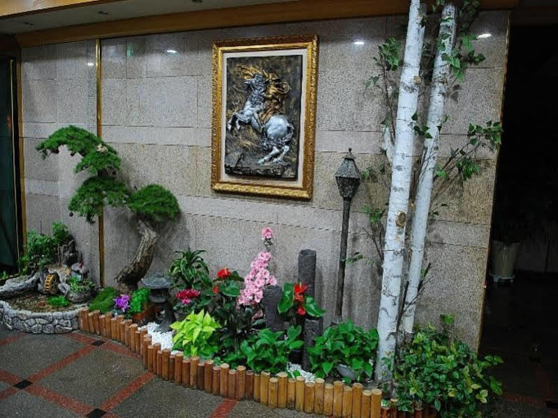 Arirang Tourist Hotel Чханвон Екстер'єр фото